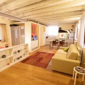 Lovely Sottoriva Apartment