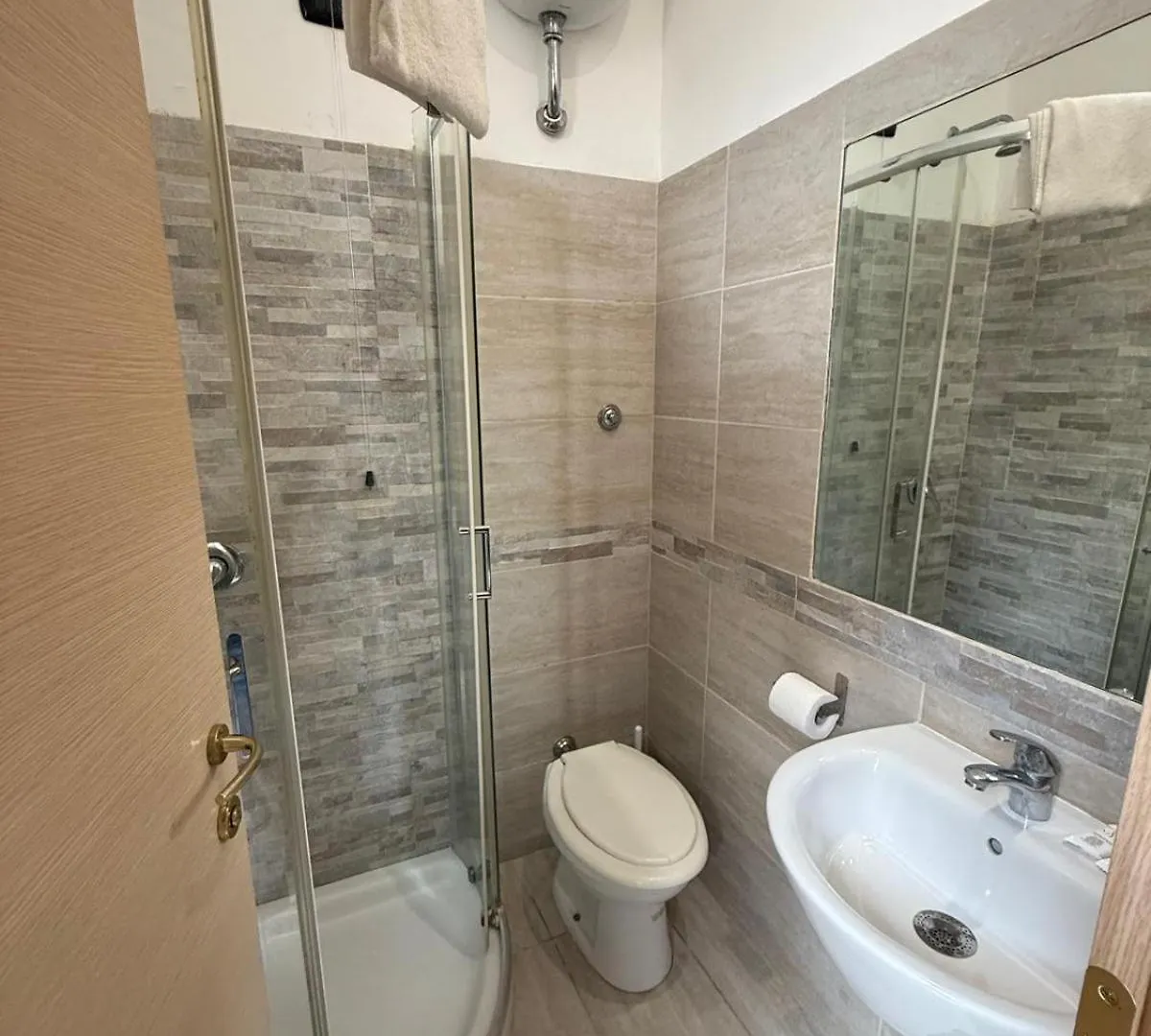 Hotel Viennese Due Roma Italia