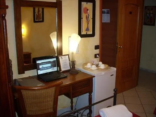 Hotel Viennese Due Roma 3*,  Italia
